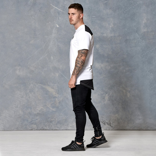 UNFINISHED BUSINESS CURVED HEM TEE
